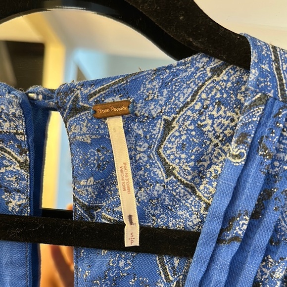 EUC Free People Blooming Fields jumpsuit sz small - Picture 3 of 9